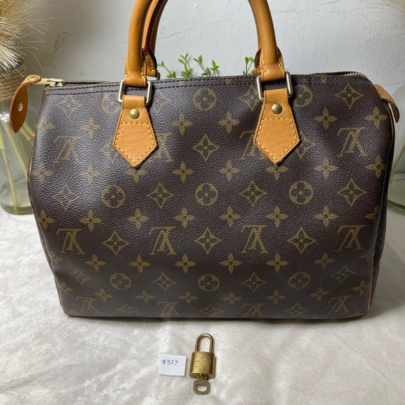 ❤️💕Speedy 30 with lock and Key💕❤️ preloved and 💯 Authentic - Picture 3 of 17